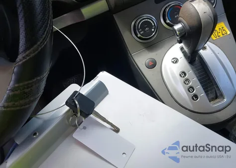 2011 Nissan Sentra 2.0S z USA, uszkodzony, nr VIN 3N1AB6AP2BL629703